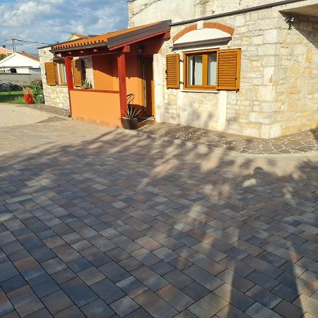 Apartman Aja Kaštelir Екстериор снимка