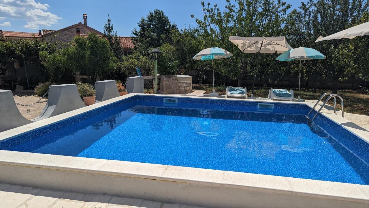 Apartman Aja Kaštelir Екстериор снимка